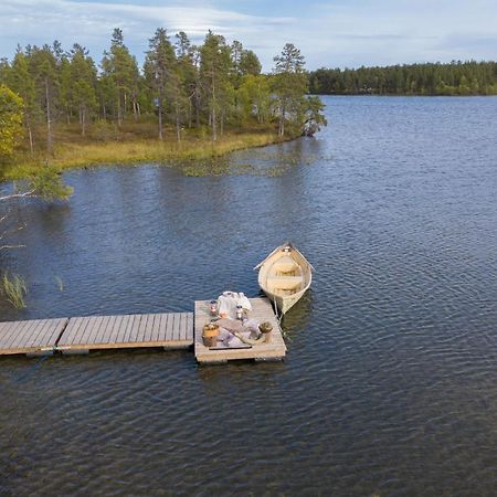 Moekki - The White Blue Wilderness Lodge Inari Εξωτερικό φωτογραφία